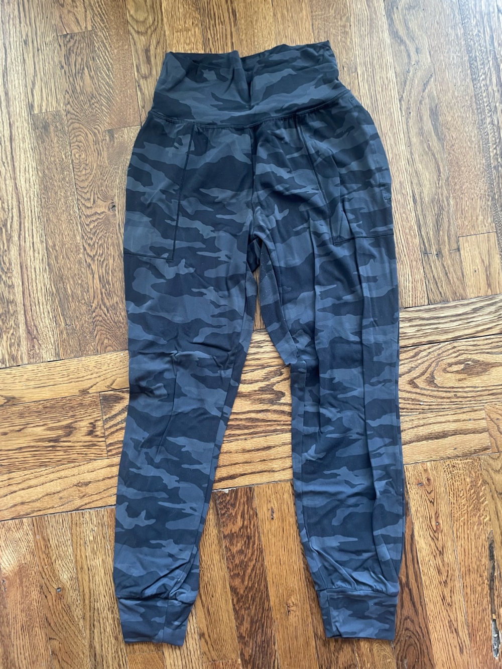 Athleta Women’s Dark Gray & Black Camo Joggers